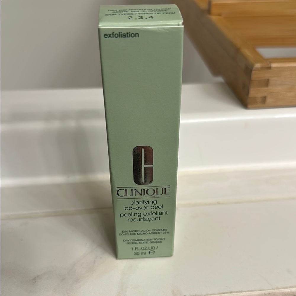 NIB Clinique's Clarifying do-over Peel